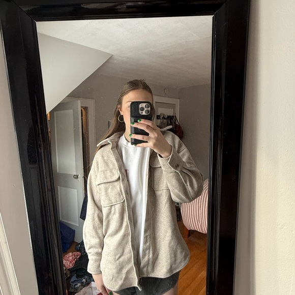 H&M tan jacket - Picture 3 of 3